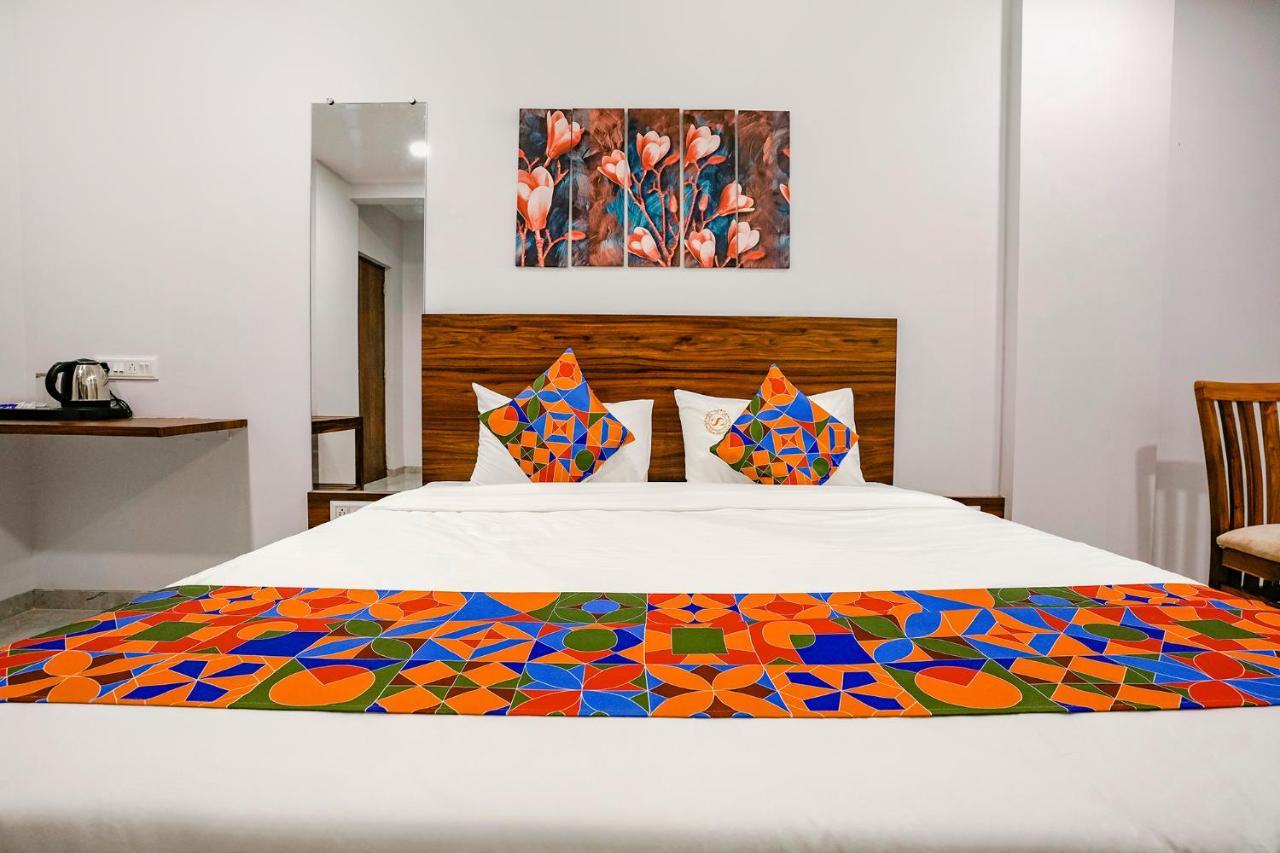 Fabhotel Swaraj Shirgaon  Eksteriør billede