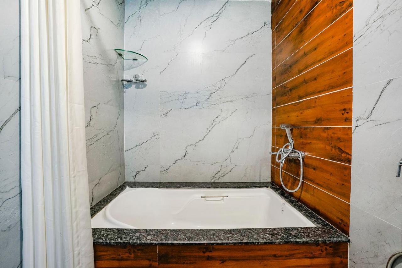 Fabhotel Swaraj Shirgaon  Eksteriør billede
